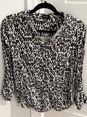 Majora Black & White Printed V-Neck Blouse